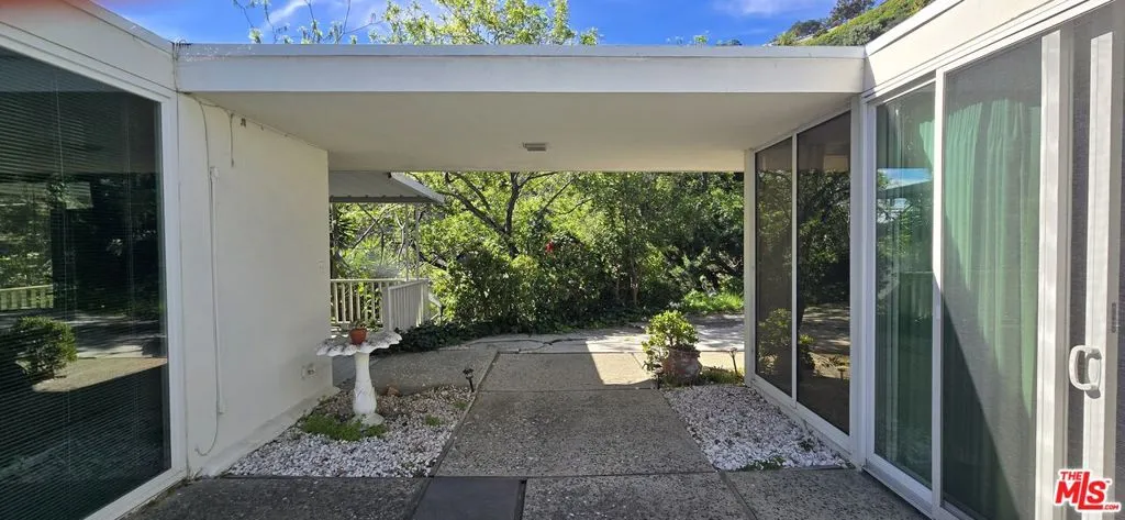1905 Beverly Place, Beverly Hills, California 90210