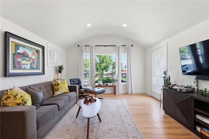 Living Room Cove Ceiling