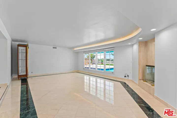 4159 Regal Oak Drive, Encino, California 91436