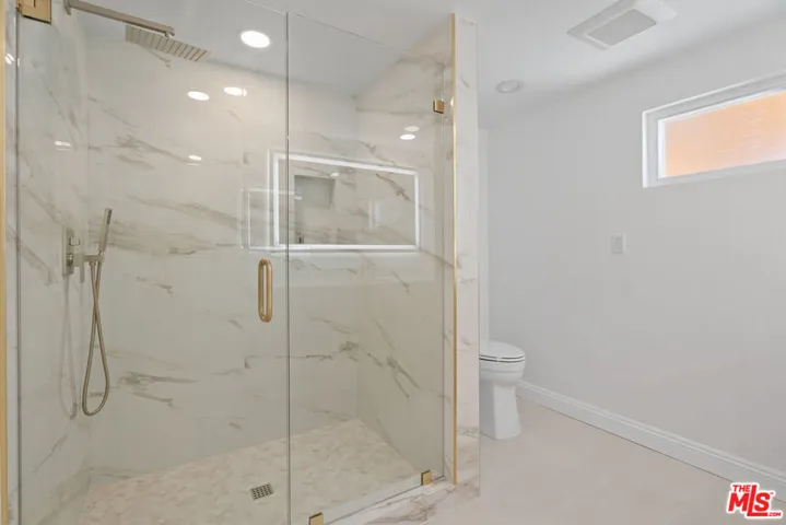 4159 Regal Oak Drive, Encino, California 91436
