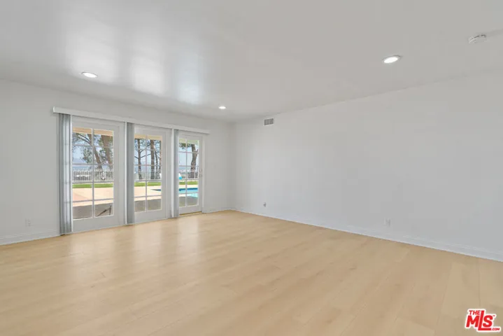 4159 Regal Oak Drive, Encino, California 91436
