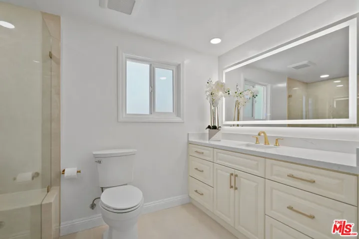 4159 Regal Oak Drive, Encino, California 91436