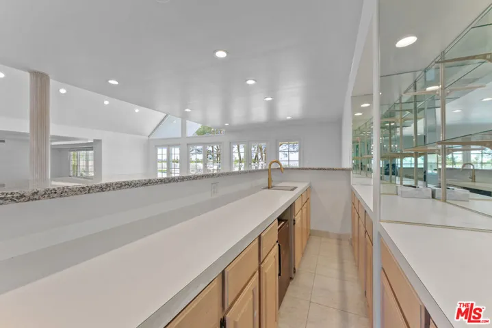 4159 Regal Oak Drive, Encino, California 91436