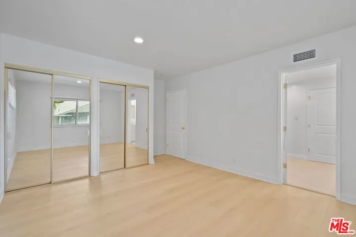 4159 Regal Oak Drive, Encino, California 91436