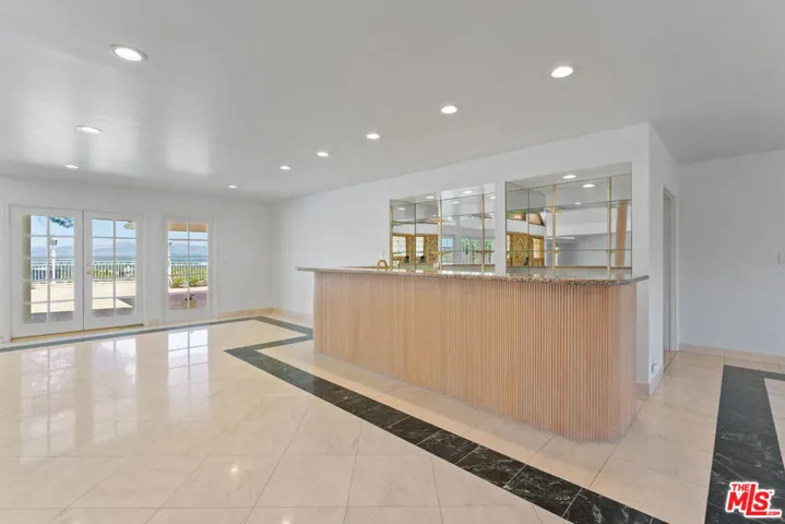 4159 Regal Oak Drive, Encino, California 91436