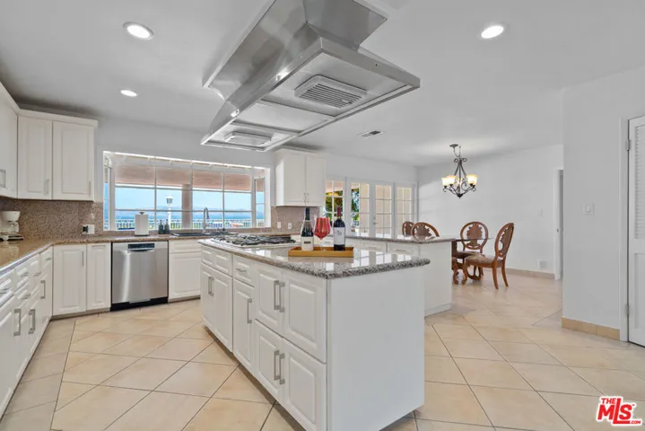 4159 Regal Oak Drive, Encino, California 91436