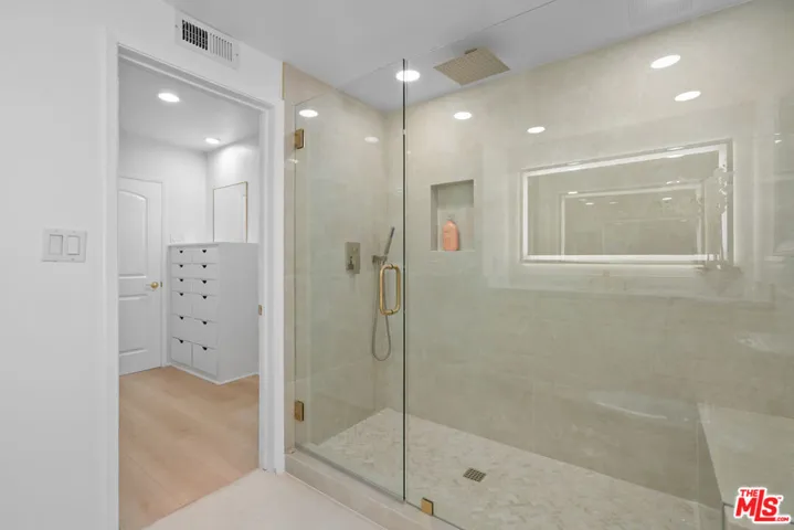 4159 Regal Oak Drive, Encino, California 91436