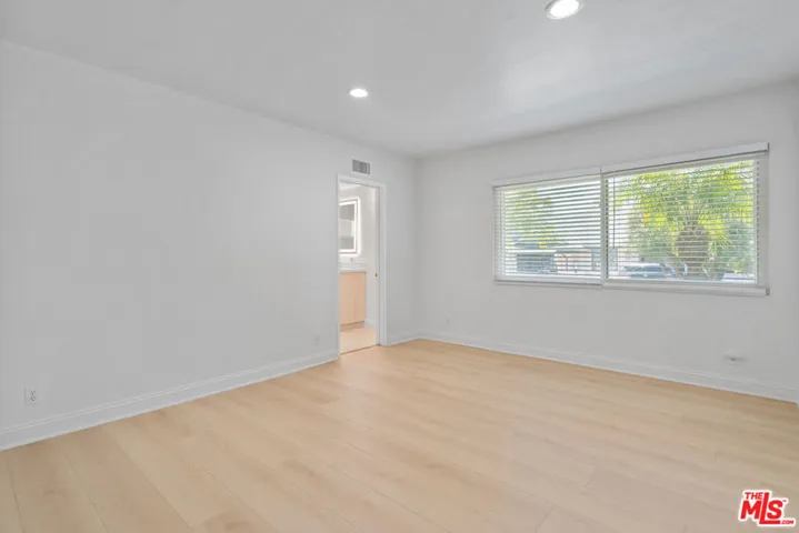 4159 Regal Oak Drive, Encino, California 91436