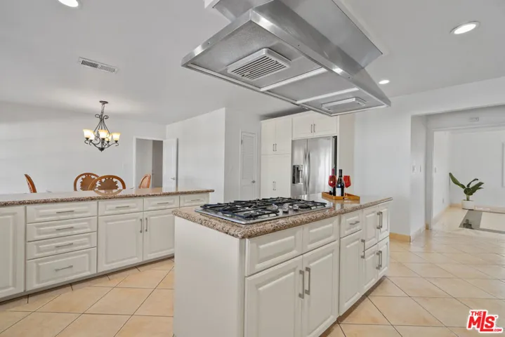 4159 Regal Oak Drive, Encino, California 91436
