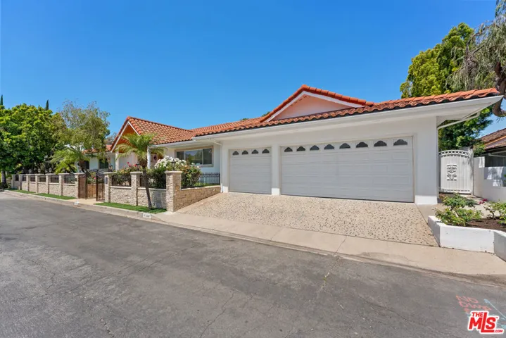 4159 Regal Oak Drive, Encino, California 91436