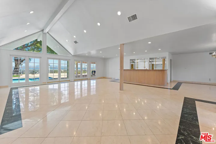 4159 Regal Oak Drive, Encino, California 91436