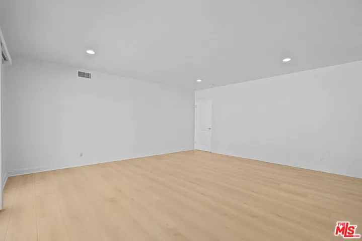 4159 Regal Oak Drive, Encino, California 91436
