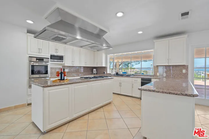 4159 Regal Oak Drive, Encino, California 91436