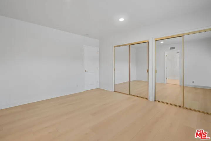 4159 Regal Oak Drive, Encino, California 91436