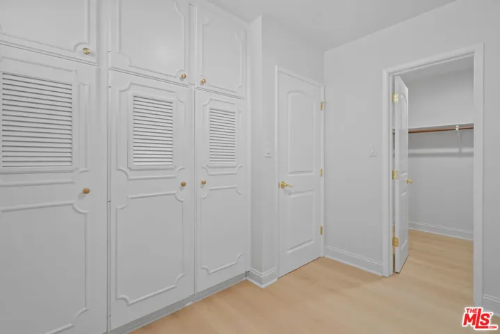4159 Regal Oak Drive, Encino, California 91436