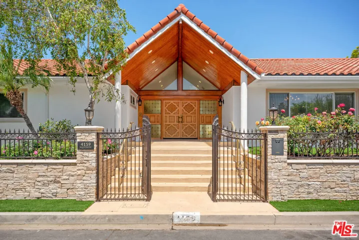 4159 Regal Oak Drive, Encino, California 91436