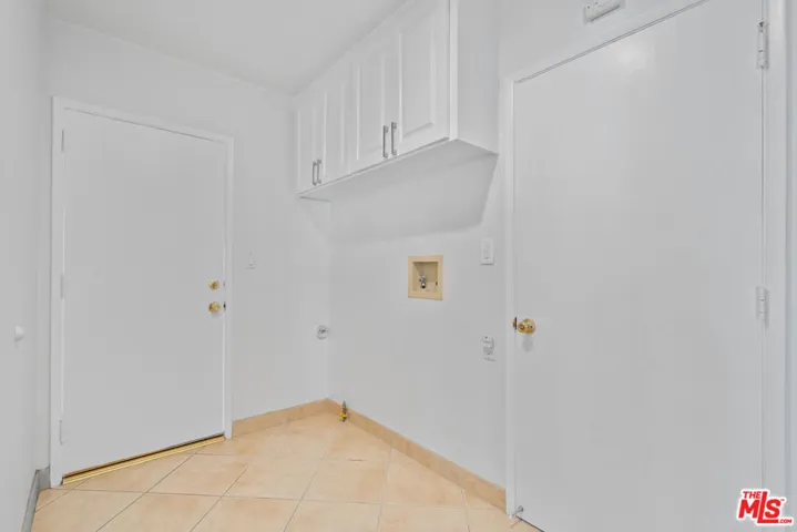 4159 Regal Oak Drive, Encino, California 91436