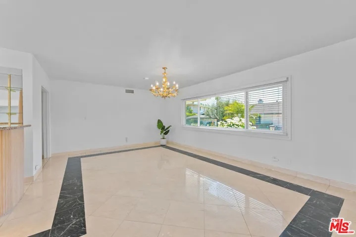 4159 Regal Oak Drive, Encino, California 91436