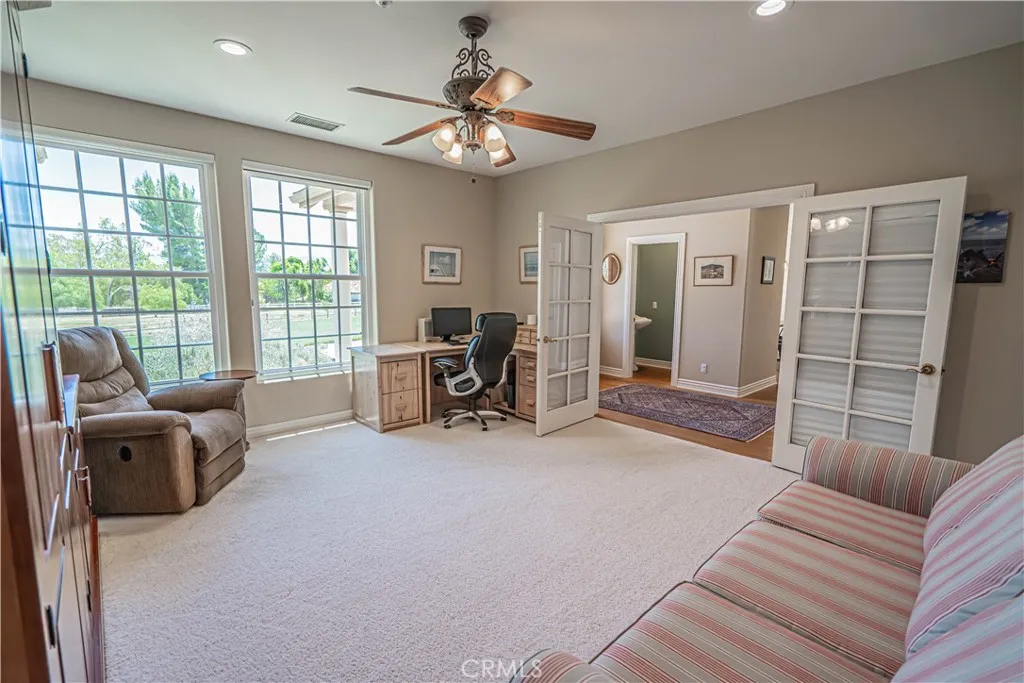 Office/guest room/5th BR