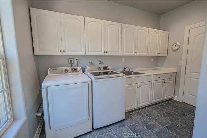 Large laundry/mud room