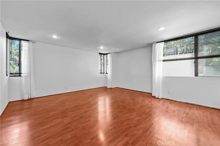 1900 Vine Street 212, Los Angeles, California 90068