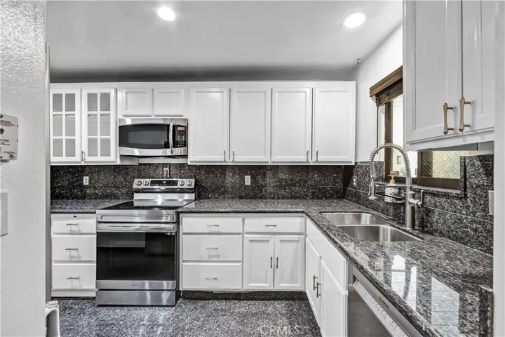 1900 Vine Street 212, Los Angeles, California 90068