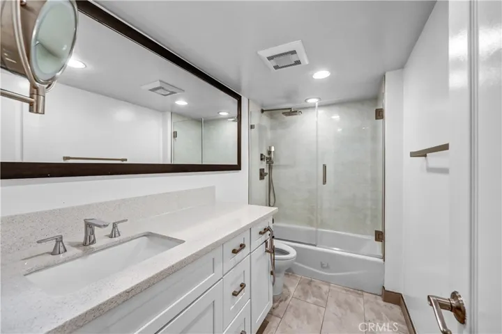 1900 Vine Street 212, Los Angeles, California 90068
