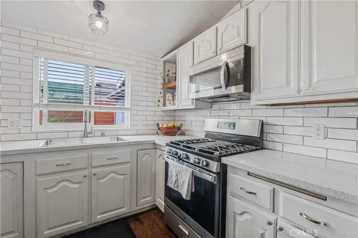 31919 Cinnabar, Castaic, California 91384