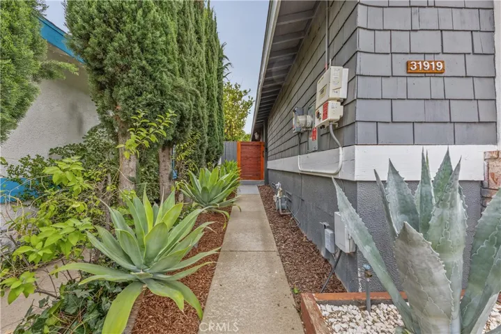 31919 Cinnabar, Castaic, California 91384