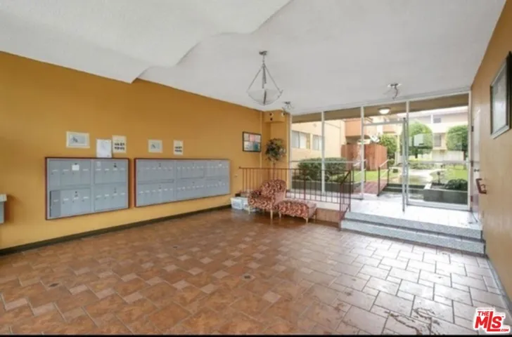 855 Victor Avenue 210, Inglewood, California 90302