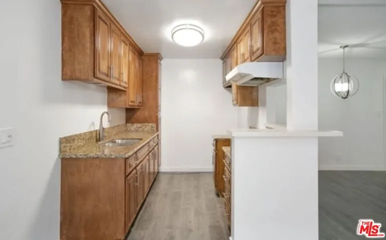 855 Victor Avenue 210, Inglewood, California 90302