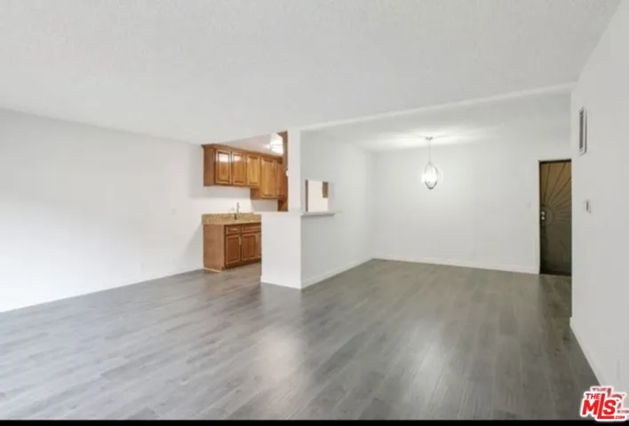 855 Victor Avenue 210, Inglewood, California 90302