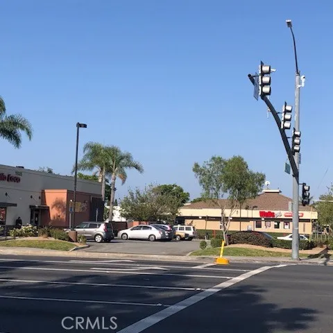 WALK TO RESTAURANTS