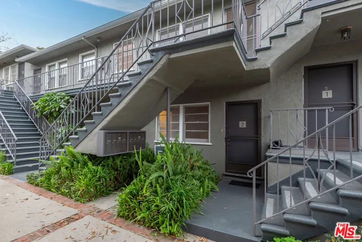 1944 S Beverly Glen Boulevard 3, Los Angeles, California 90025