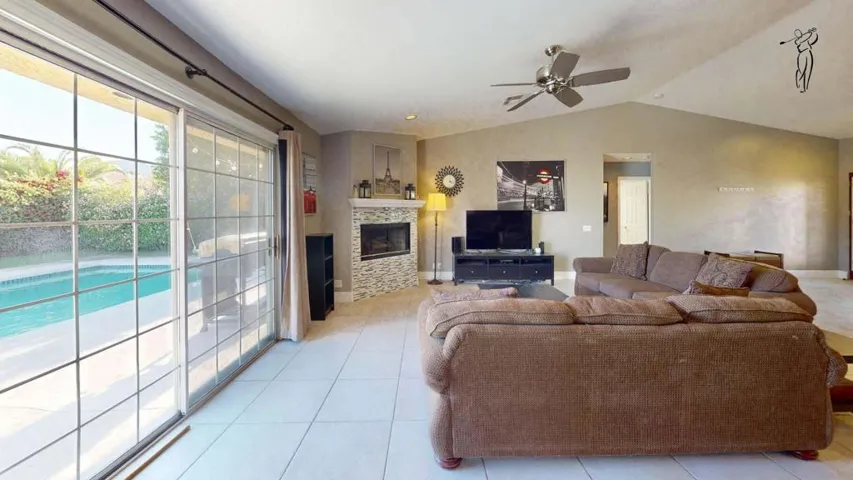 78835 Lowe Dr - Great Room 3