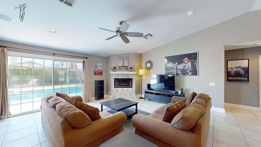 78835 Lowe Dr - Great Room
