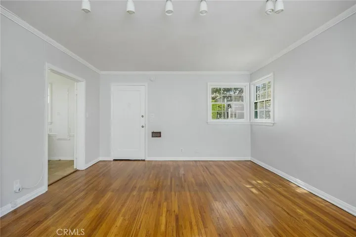 10372 Ashton Avenue, Los Angeles, California 90024