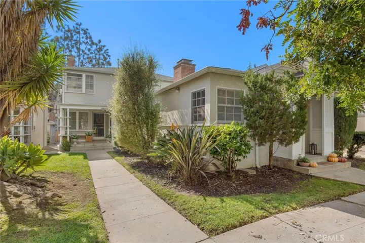 10372 Ashton Avenue, Los Angeles, California 90024