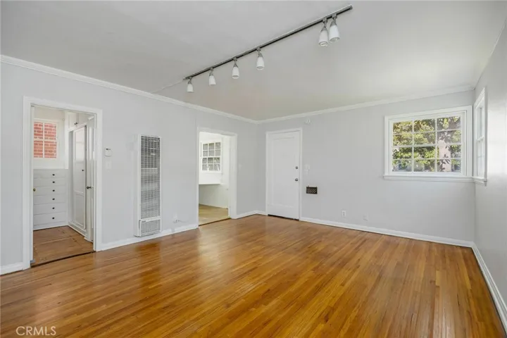 10372 Ashton Avenue, Los Angeles, California 90024