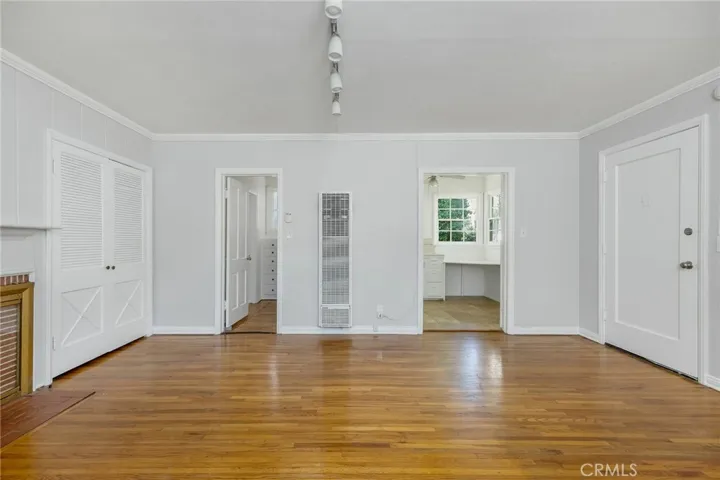 10372 Ashton Avenue, Los Angeles, California 90024