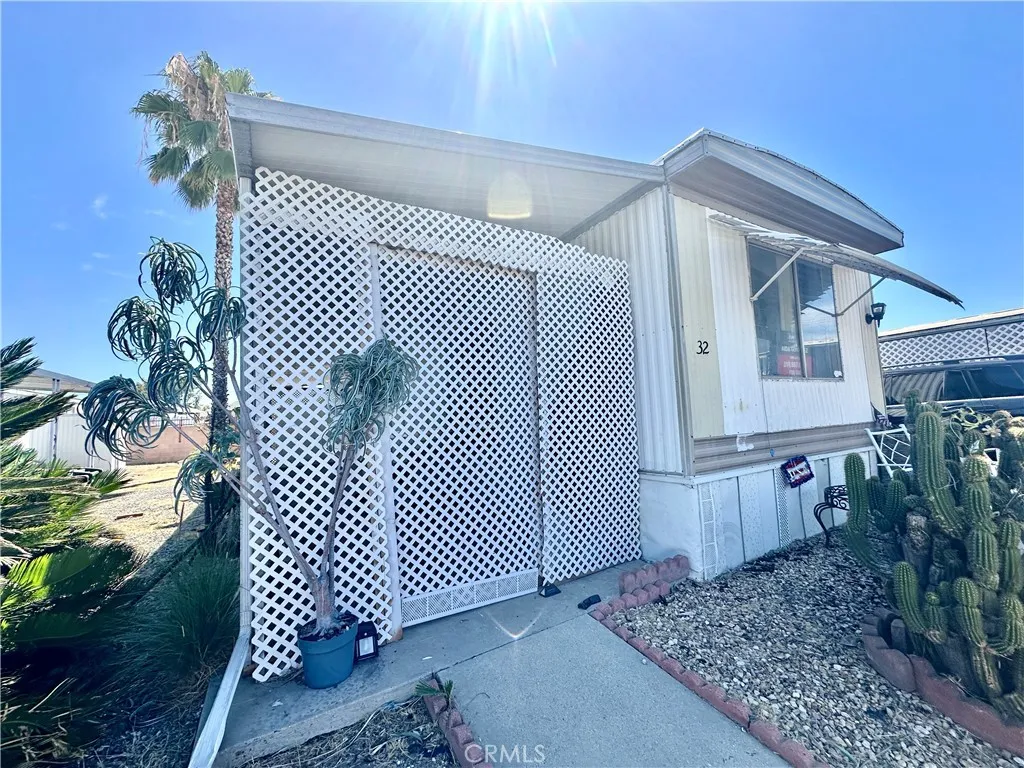 332 N Lyon Avenue 32, Hemet, California 92543 — photo 5