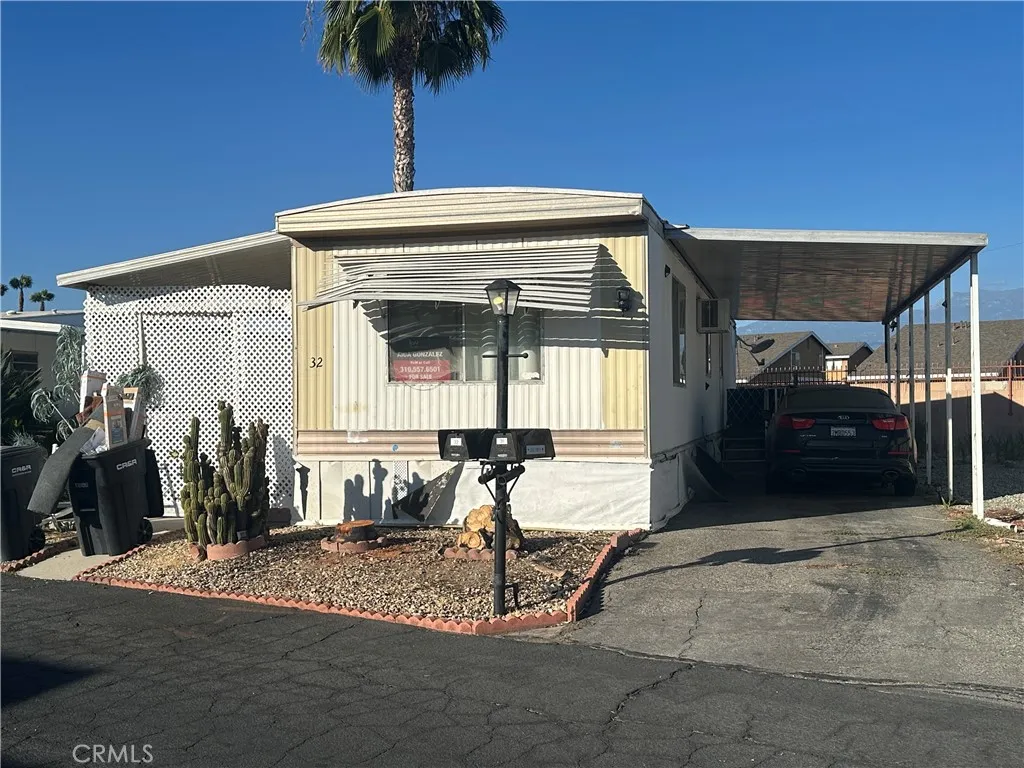 332 N Lyon Ave