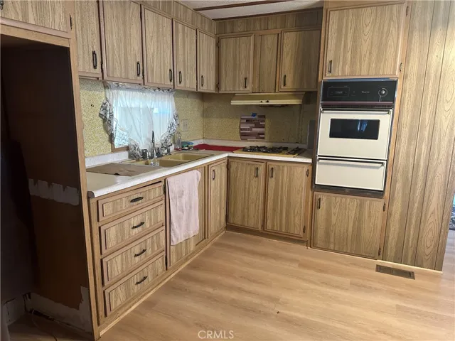 Corner view of kitchen