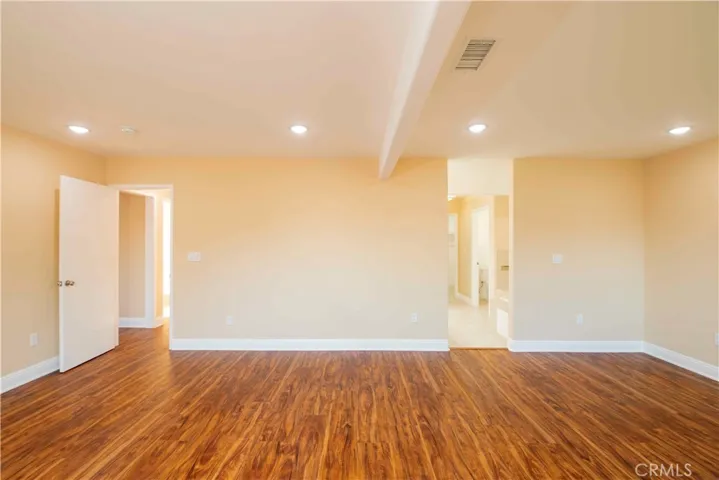 22336 Saticoy, Canoga Park, California 91303