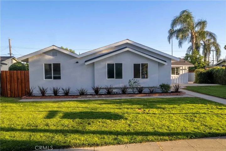 22336 Saticoy, Canoga Park, California 91303