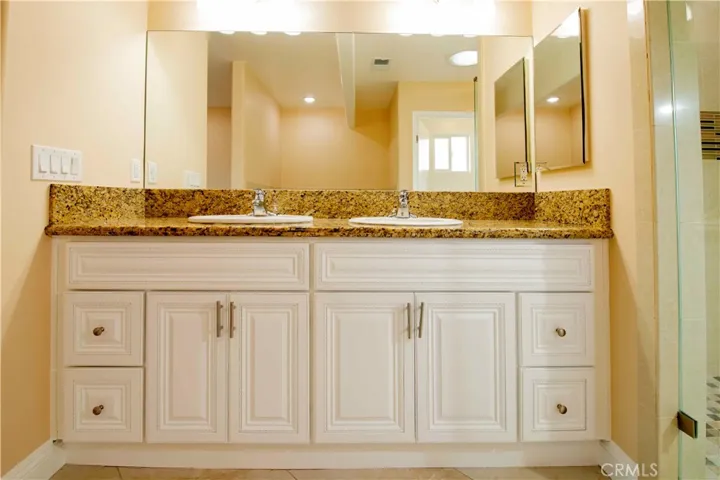 22336 Saticoy, Canoga Park, California 91303