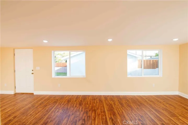 22336 Saticoy, Canoga Park, California 91303