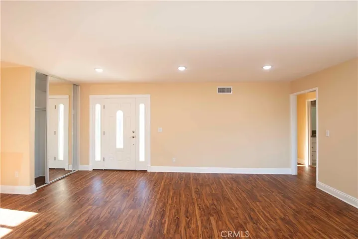 22336 Saticoy, Canoga Park, California 91303