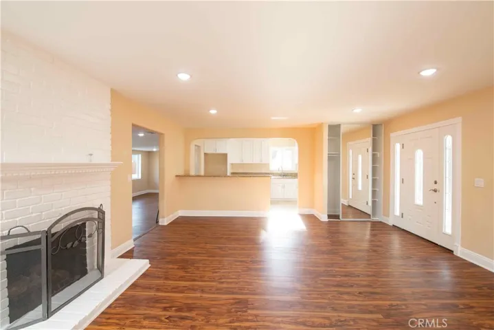 22336 Saticoy, Canoga Park, California 91303
