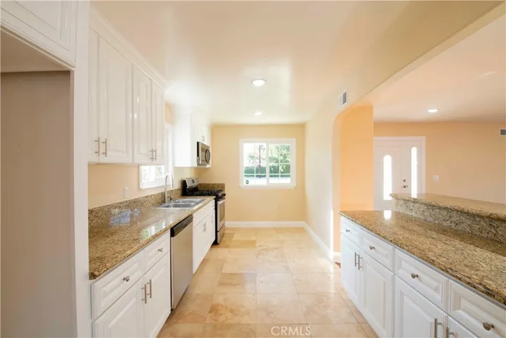 22336 Saticoy, Canoga Park, California 91303